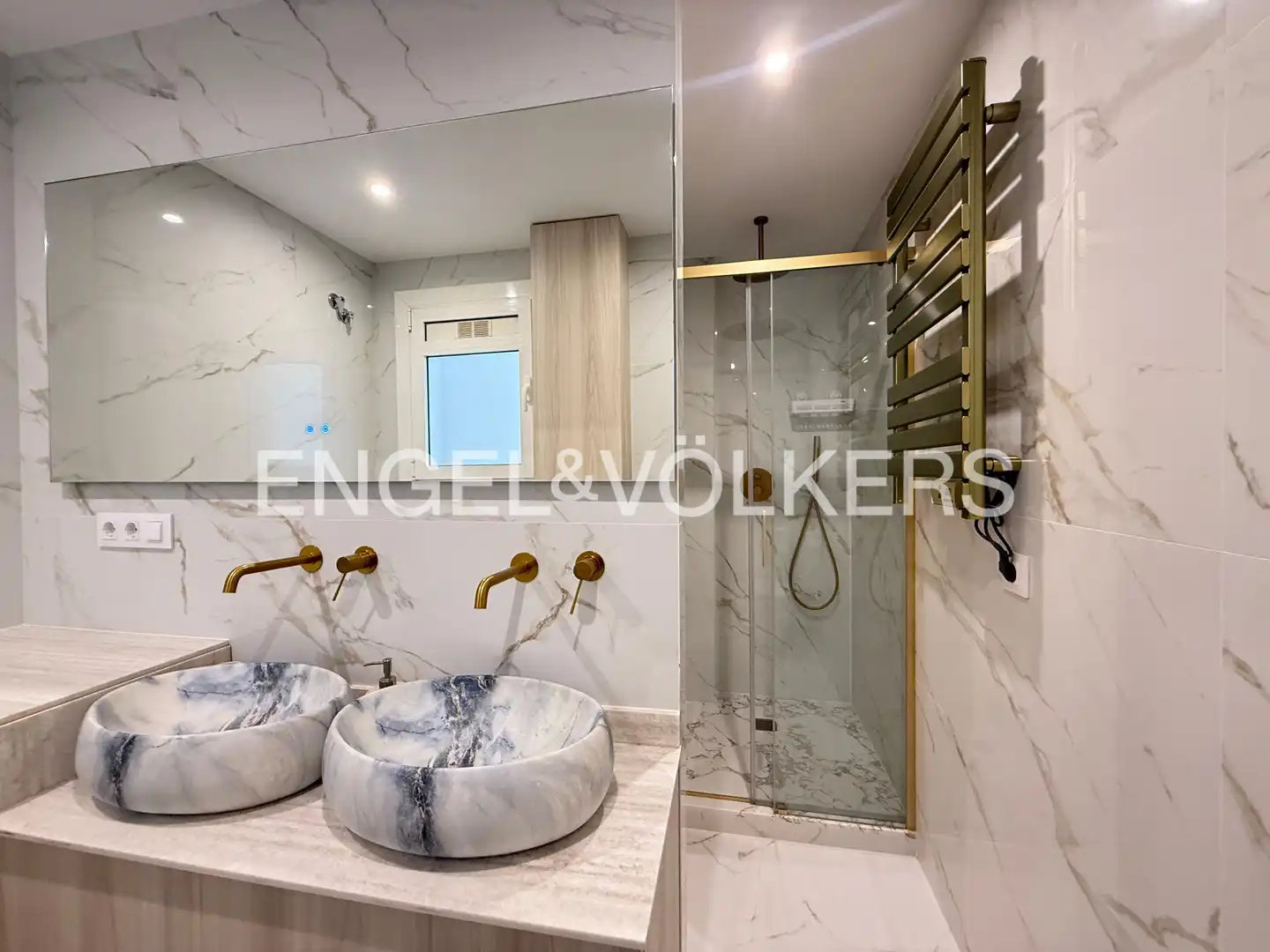 Bathroom of Flat for rent in Barcelona  with Air Conditioner, Heating and Parquet flooring