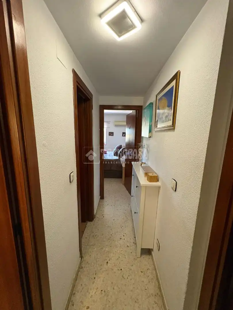 Wohnung zum Verkauf in La Rinconada mit Klimaanlage und Heizung