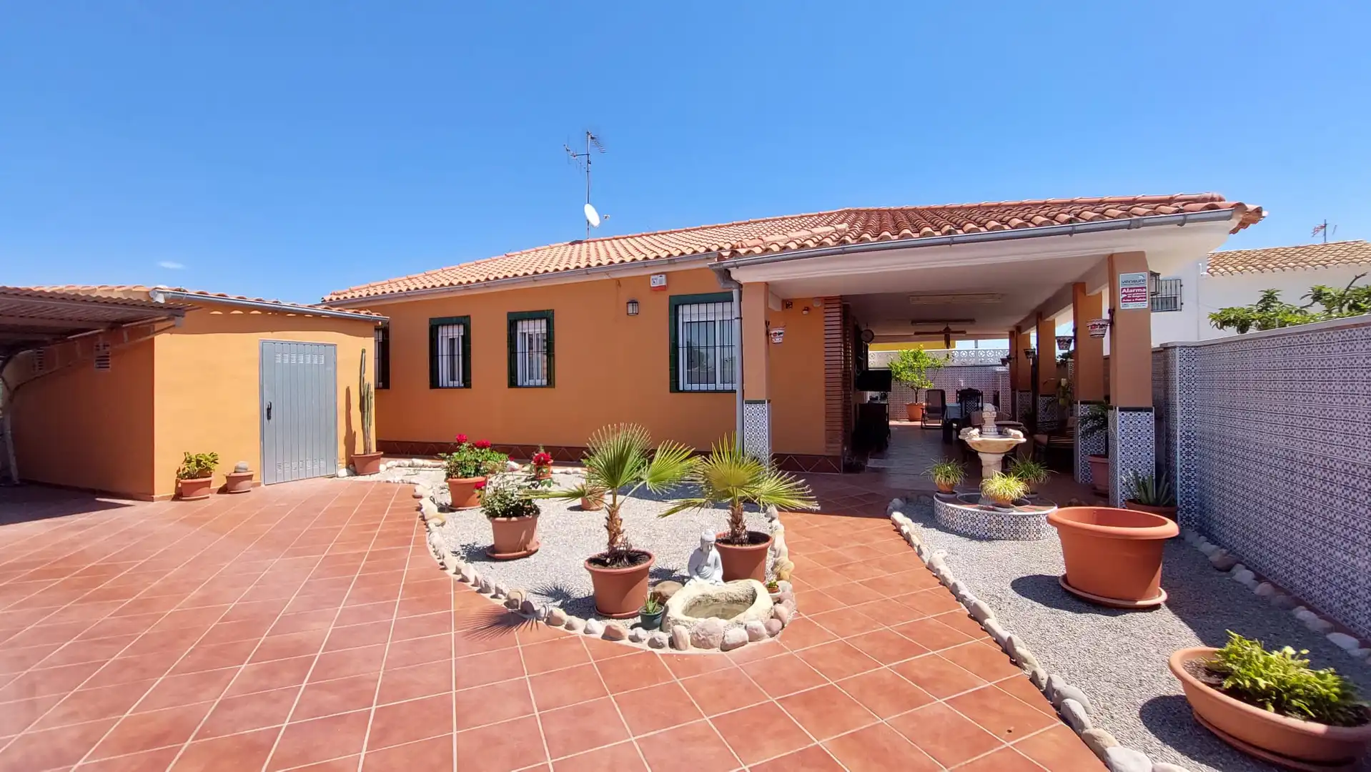 Vista exterior de Casa o chalet en venta en Vila-real con Aire acondicionado, Calefacción y Jardín privado