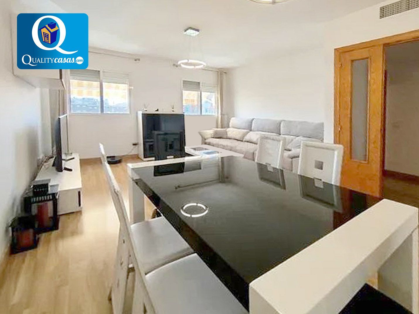 Vista exterior de Pis en venda en Alicante / Alacant amb Aire condicionat, Calefacció i Piscina comunitària