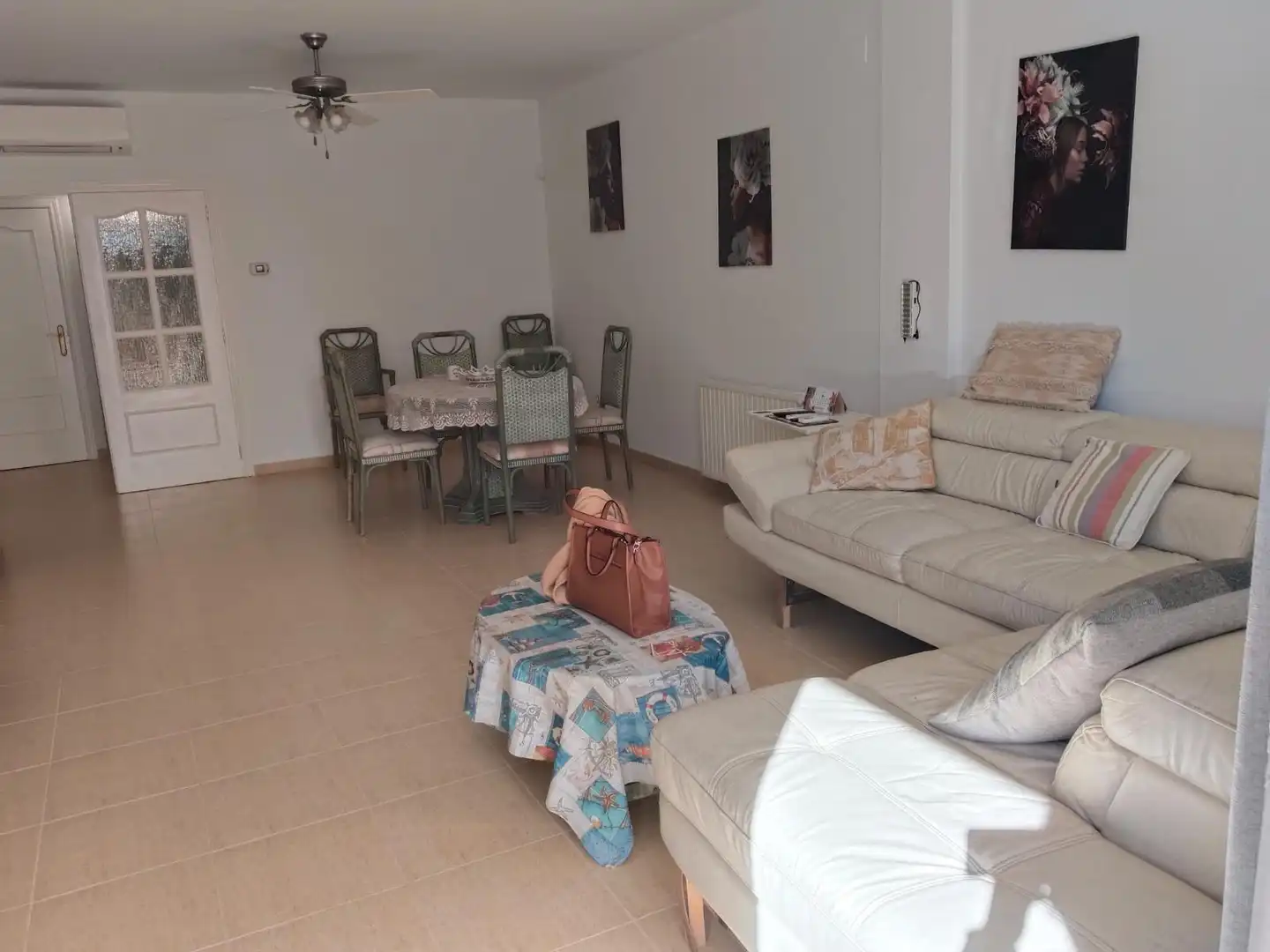 Wohnzimmer von Wohnung zum Verkauf in Altea mit Klimaanlage, Privatgarten und Terrasse