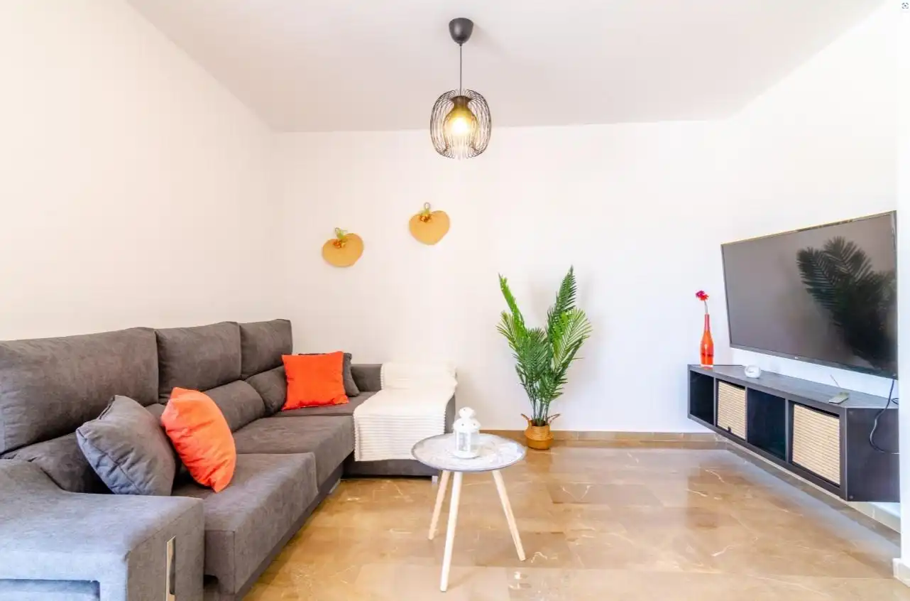 Sala de estar de Ático de alquiler en Rincón de la Victoria con Aire acondicionado, Calefacción y Jardín privado