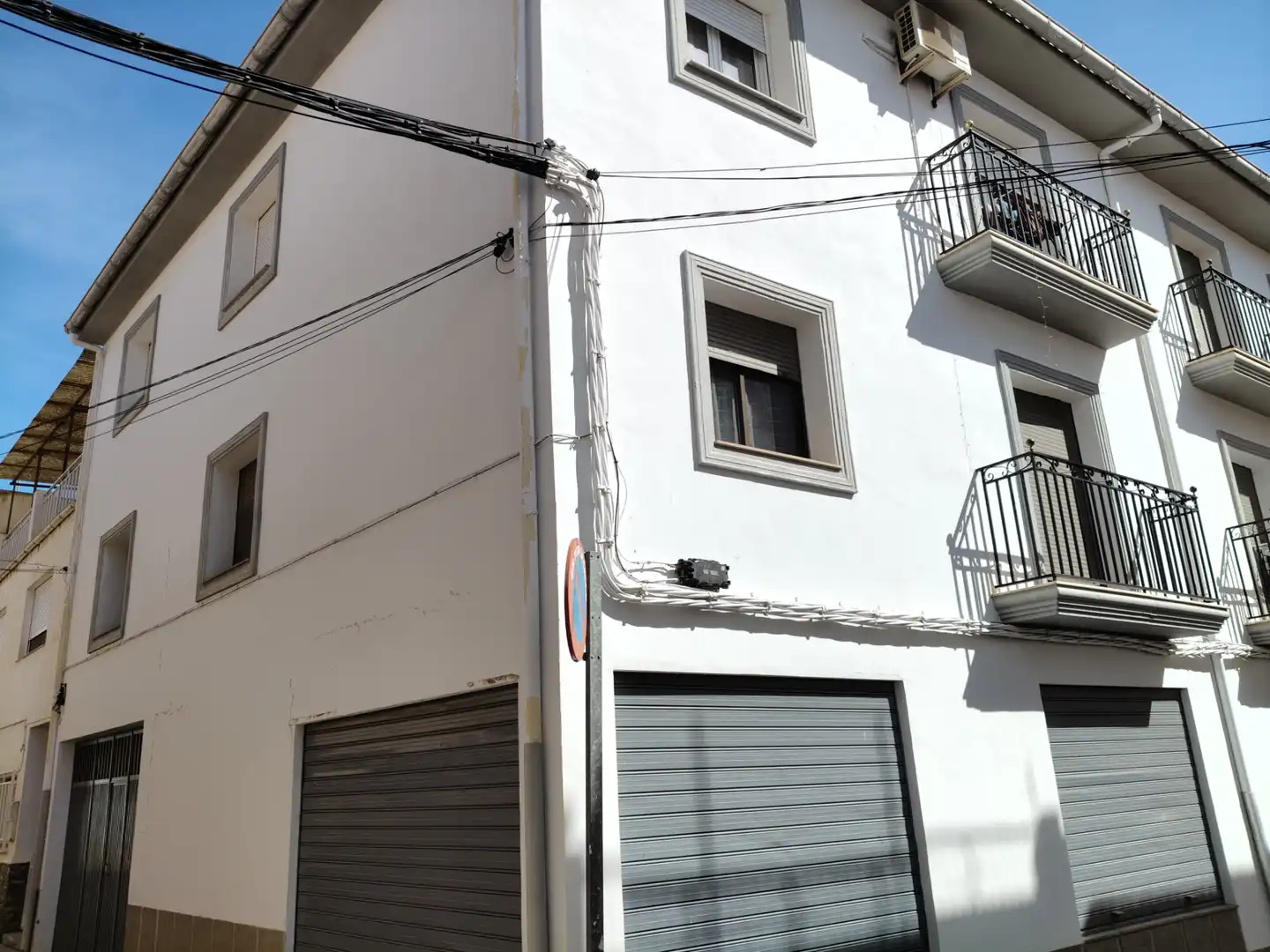 Vista exterior de Pis en venda en Baza amb Calefacció i Moblat