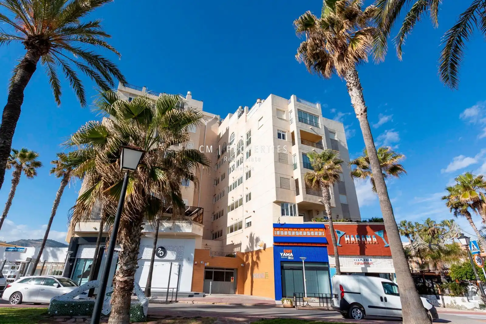 Vista exterior de Pis en venda en Oropesa del Mar / Orpesa amb Aire condicionat, Piscina i Moblat
