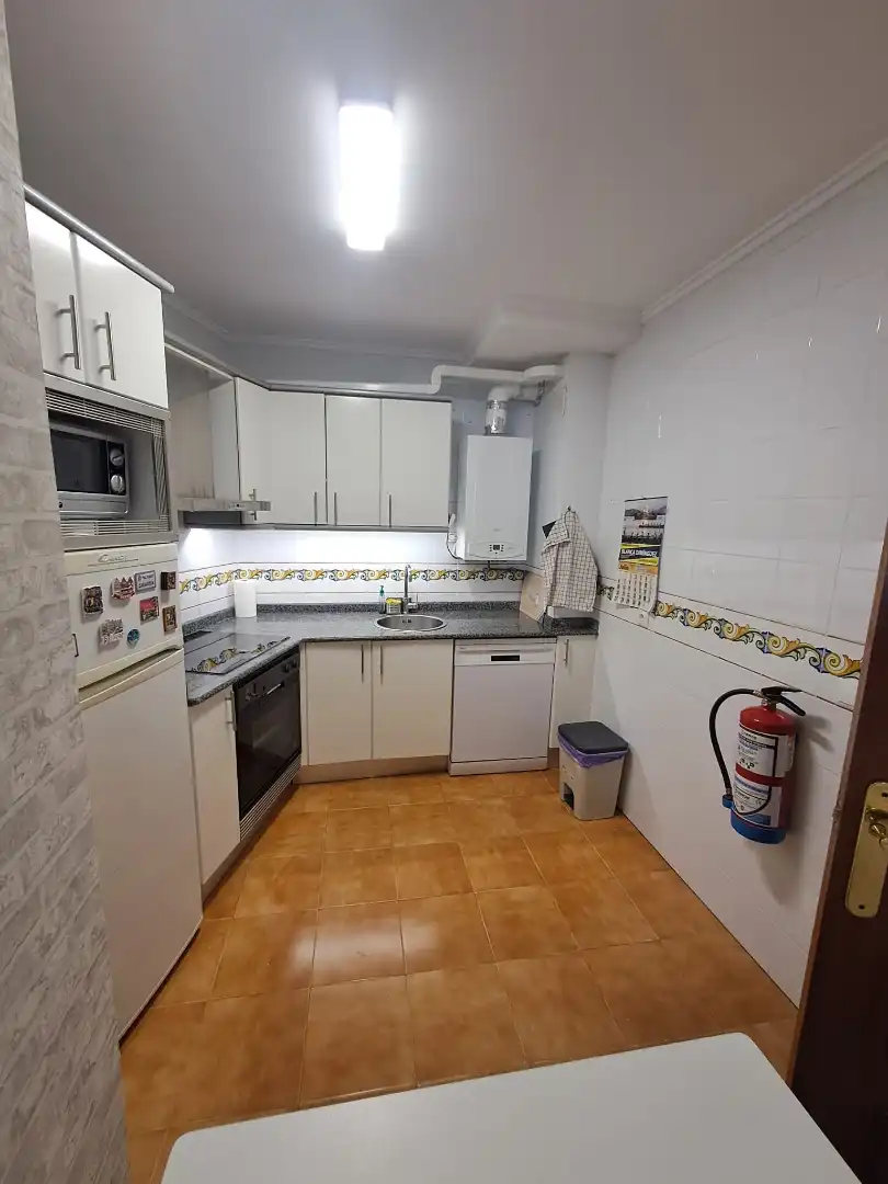 Cuina de Apartament de lloguer en Santoña amb Terrassa i Moblat