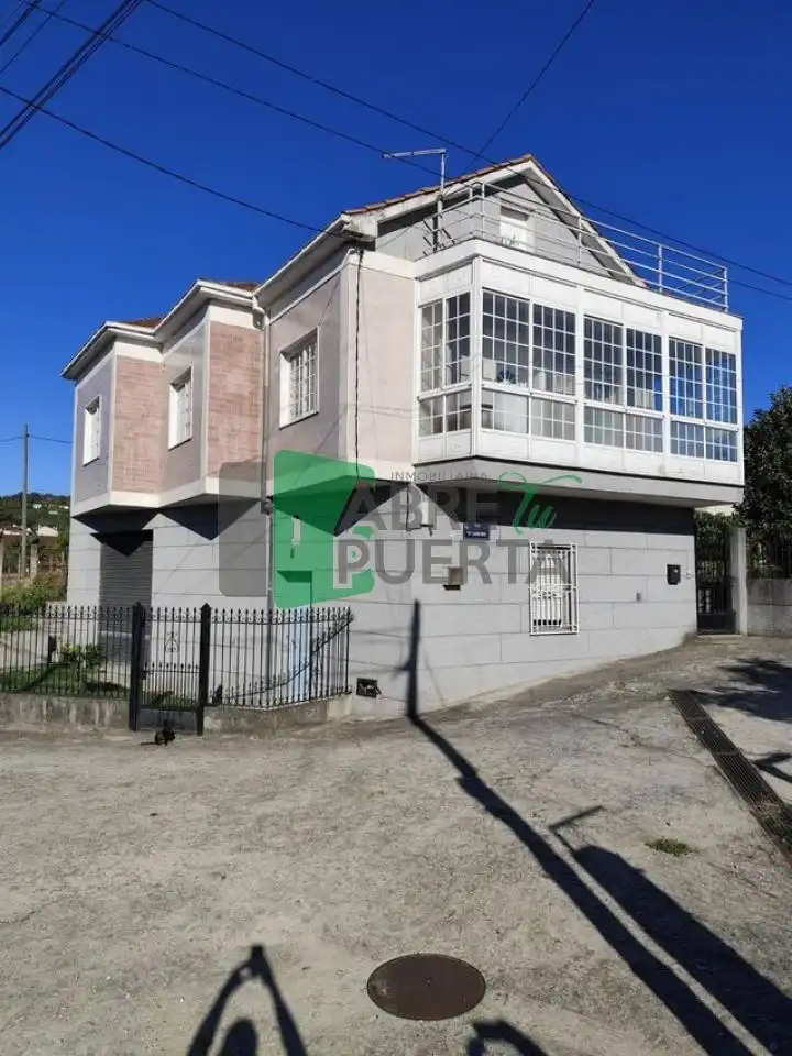 Detached house with terrace for sale in Ventiun