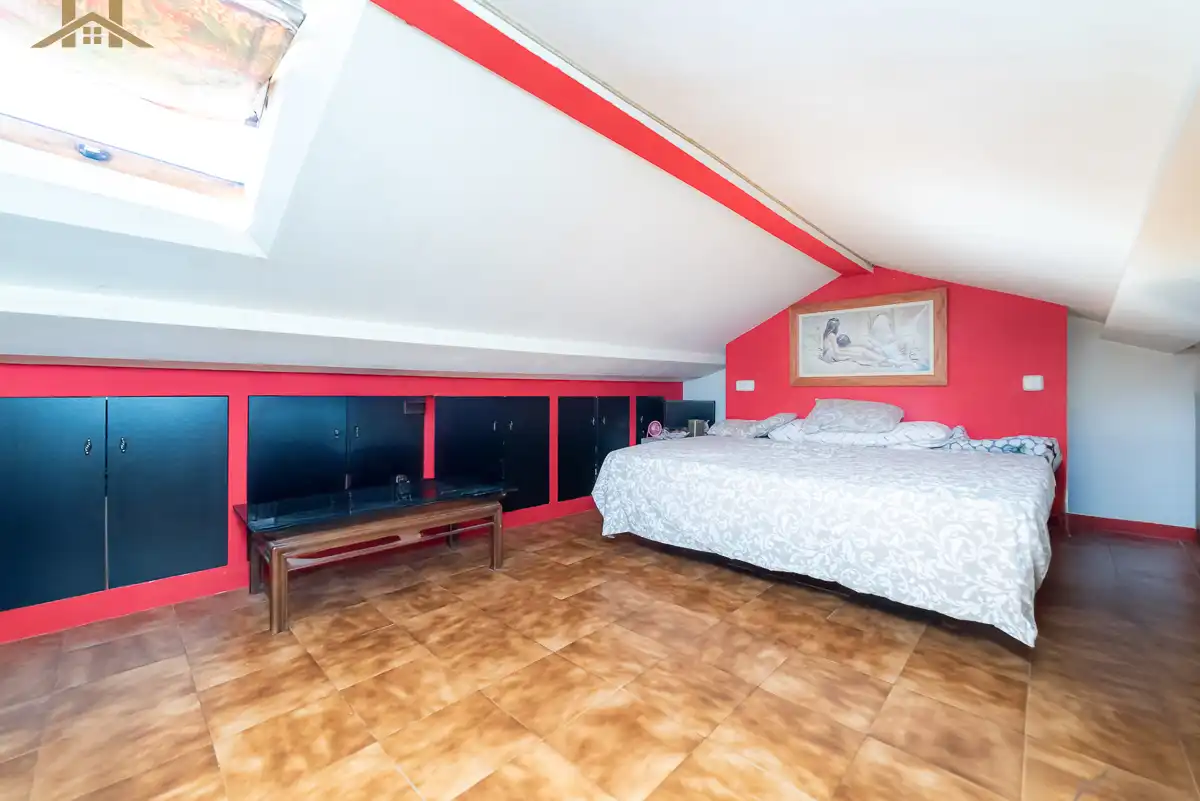 Schlafzimmer von Einfamilien-Reihenhaus zum Verkauf in Sevilla la Nueva