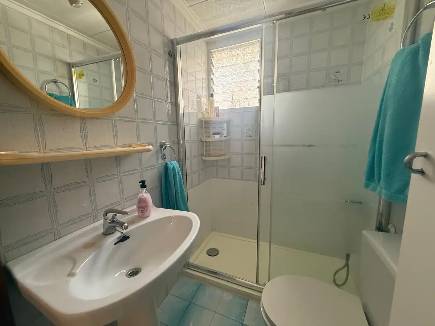 Badezimmer von Wohnung zum Verkauf in Torrevieja mit Klimaanlage, Heizung und Möbliert