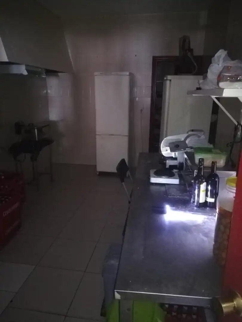 Local comercial en venta en Núcleo urbano, imagen 2