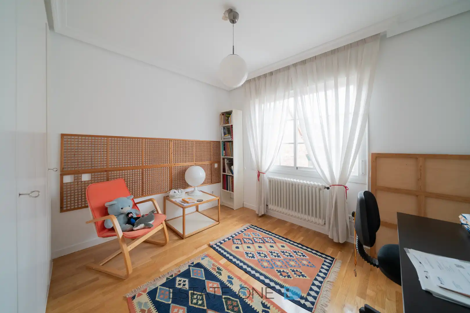 Habitación de Casa adosada en venta en Madrid con Aire acondicionado, Calefacción y Jardín privado