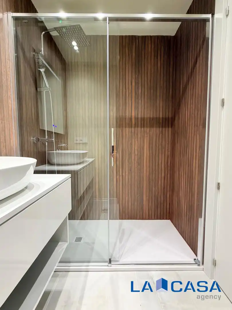 Baño de Planta baja en venta en Madrid con Calefacción