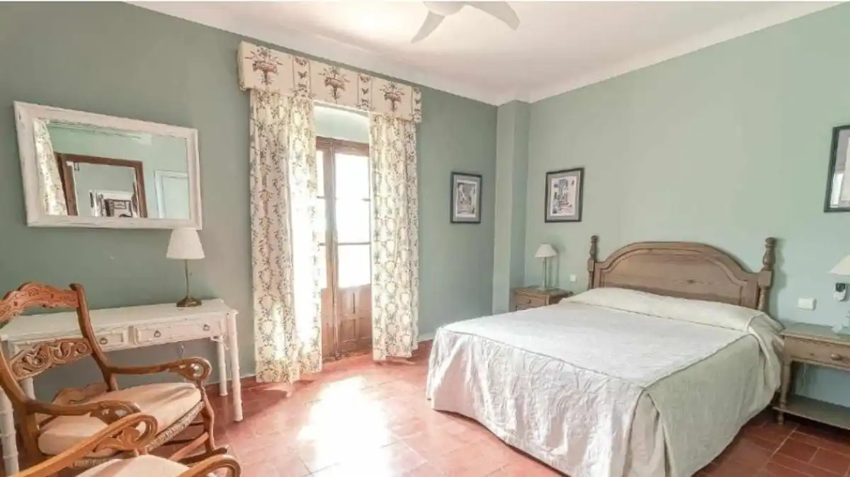 Dormitori de Casa o xalet en venda en Marchena amb Aire condicionat, Calefacció i Jardí privat