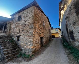 Vista exterior de Casa o xalet en venda en Priaranza del Bierzo