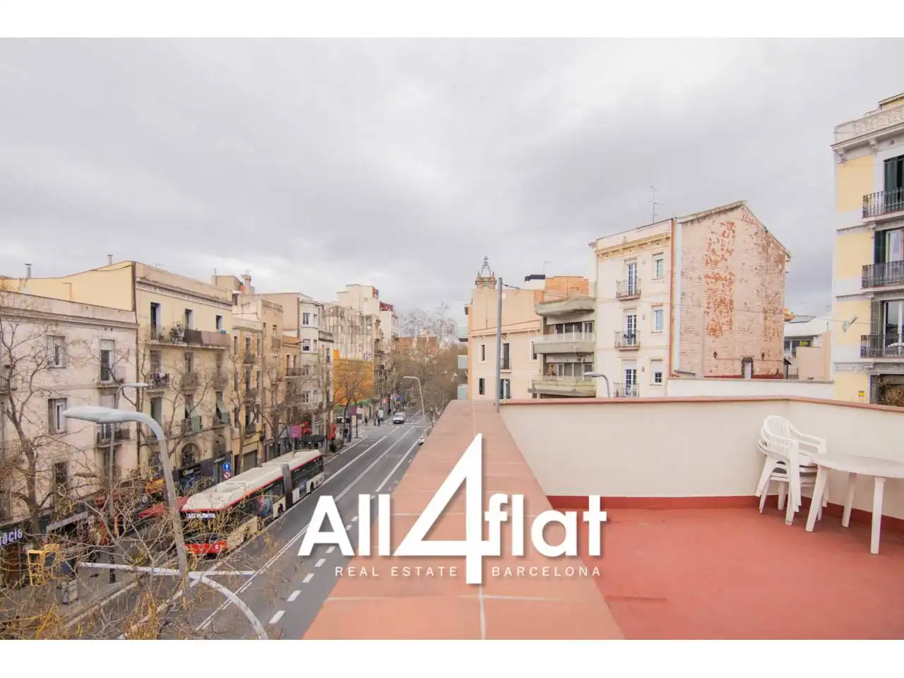 Flat for rent in Calle Creu Coberta, Hostafrancs