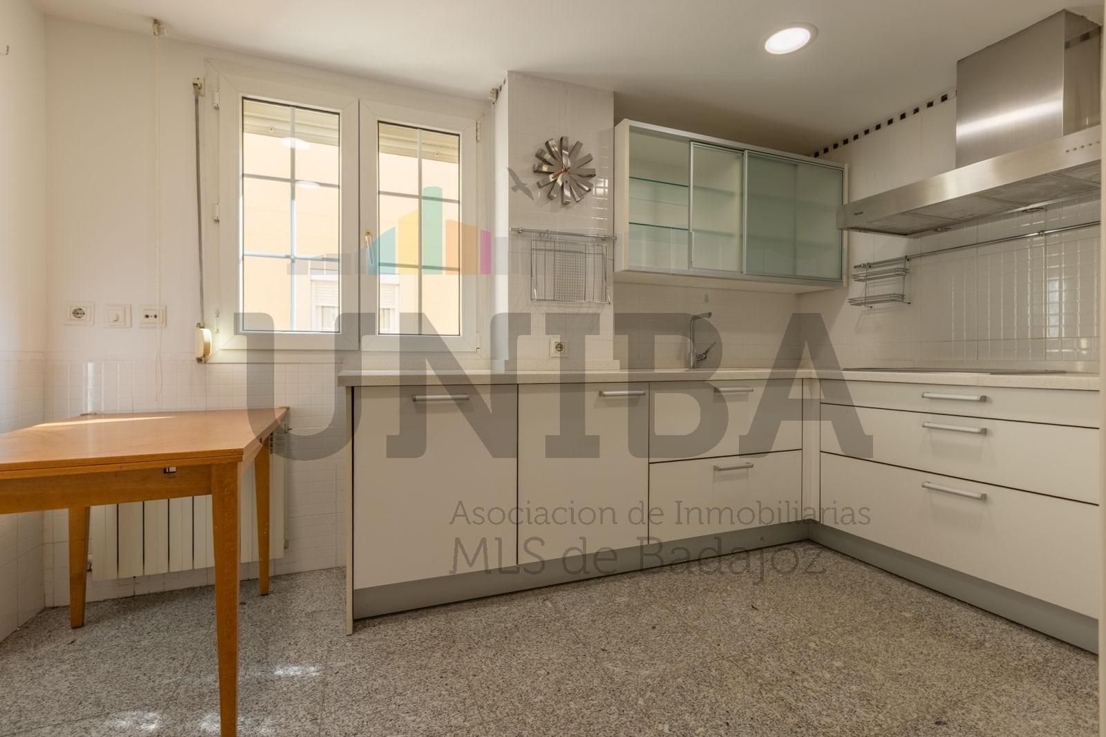 Cocina de Ático en venta en Badajoz Capital con Aire acondicionado, Calefacción y Terraza