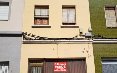 Vista exterior de Casa o xalet en venda en Alzira amb Terrassa
