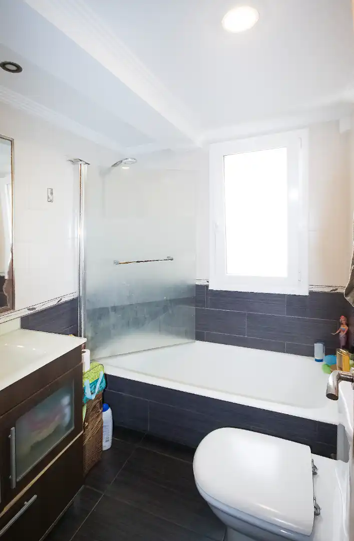 Baño de Piso en venta en Ibarra con Calefacción, Amueblado y Horno