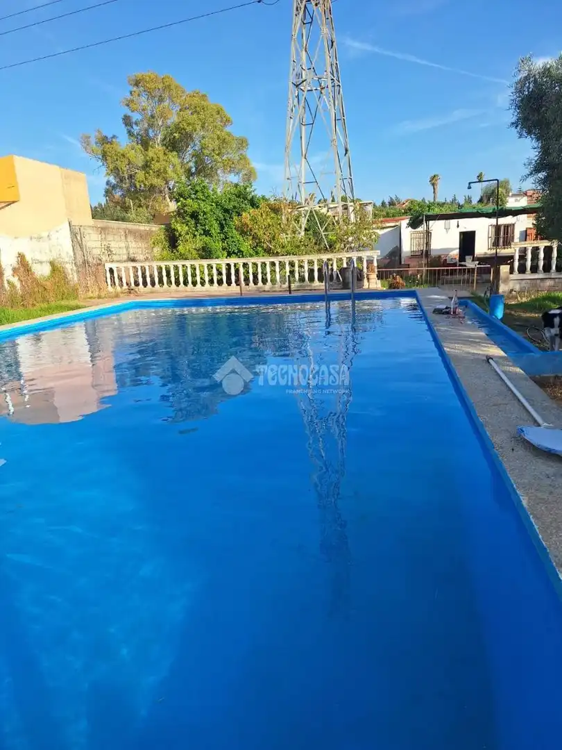 Piscina de Finca rústica en venta en Dos Hermanas