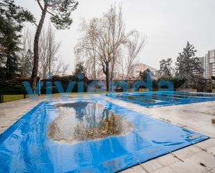 Piscina de Pis de lloguer en  Madrid Capital amb Aire condicionat, Calefacció i Jardí privat