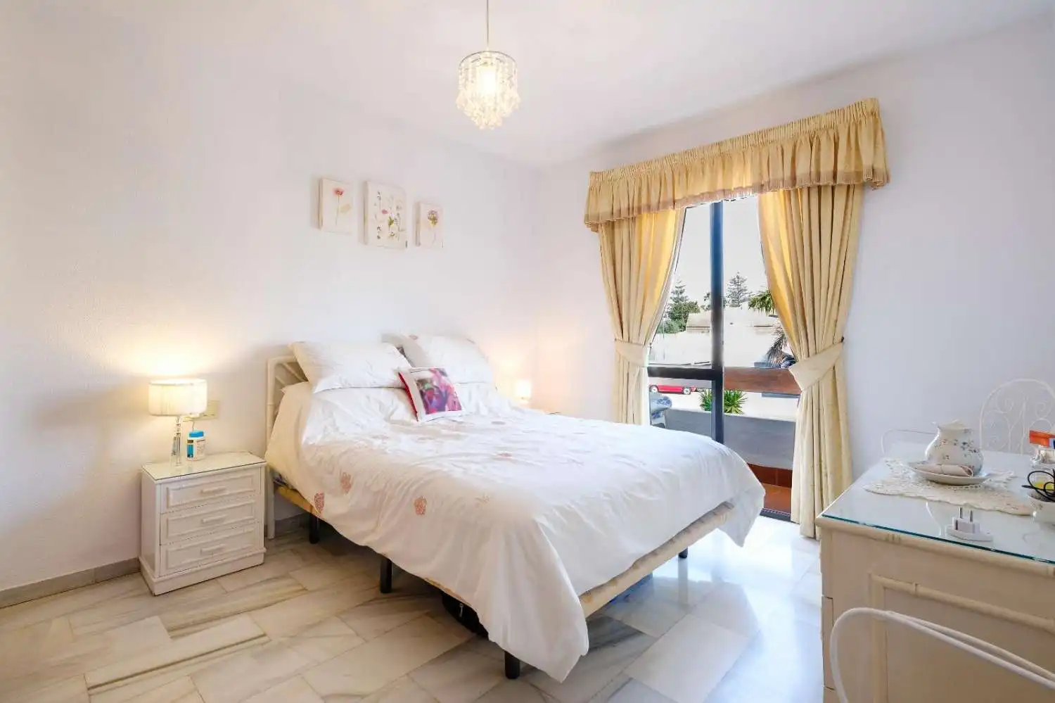Habitación de Apartamento en venta en Nerja con Piscina y Amueblado