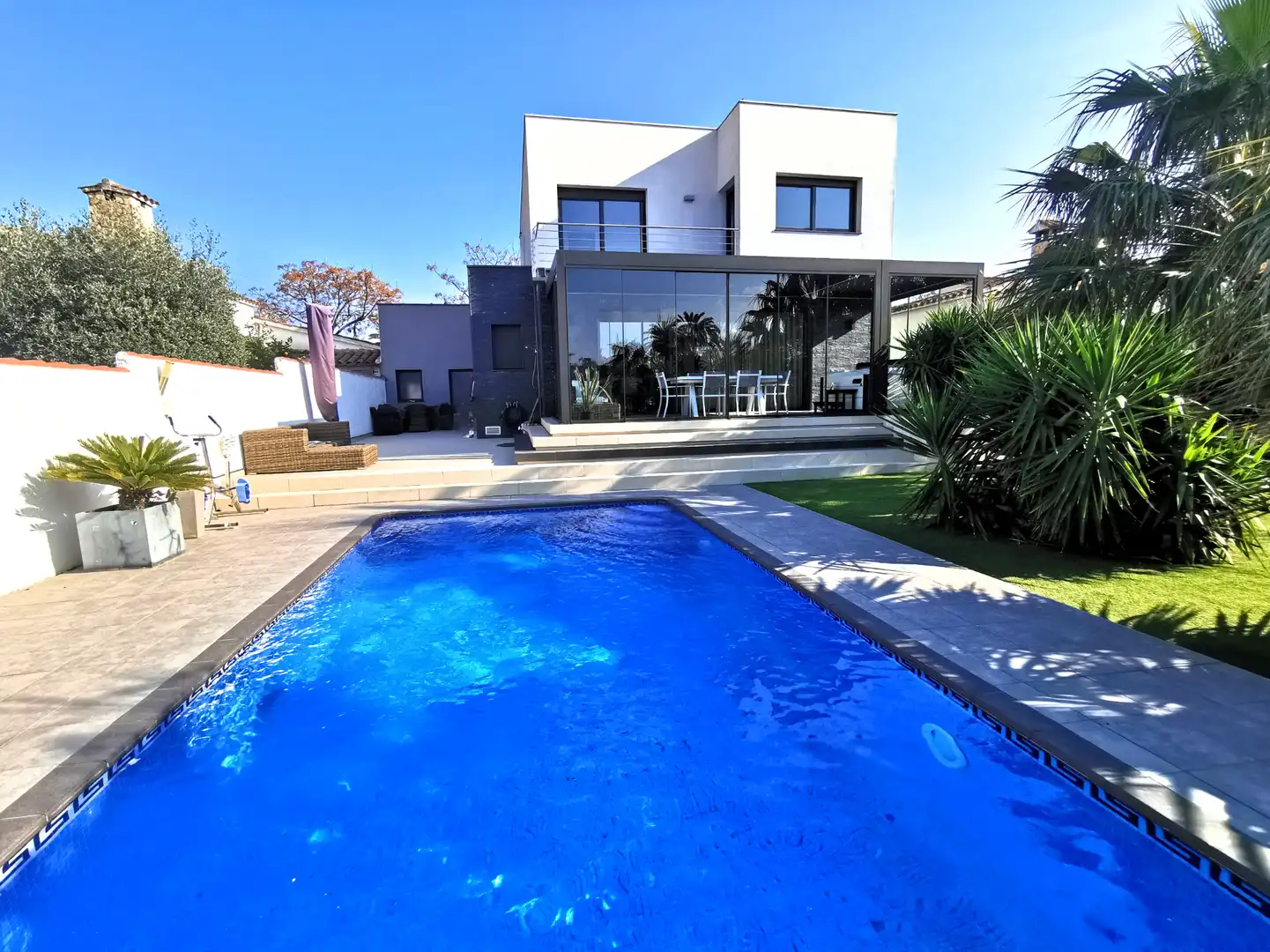 Piscina de Casa o chalet en venta en Empuriabrava con Aire acondicionado, Calefacción y Jardín privado