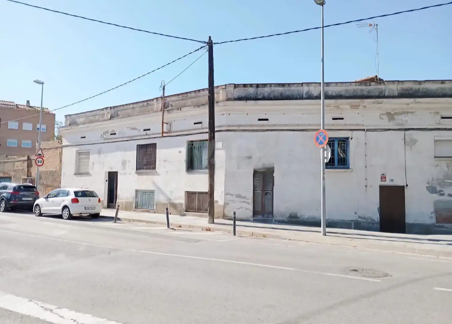 Vista exterior de Edificio en venta en Rubí