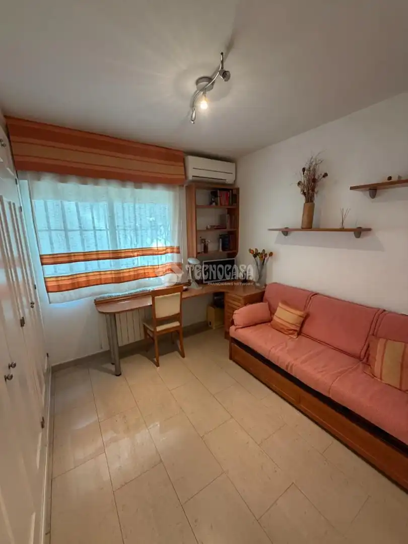 Bedroom of Flat for sale in Madrid  with Air Conditioner and Heating