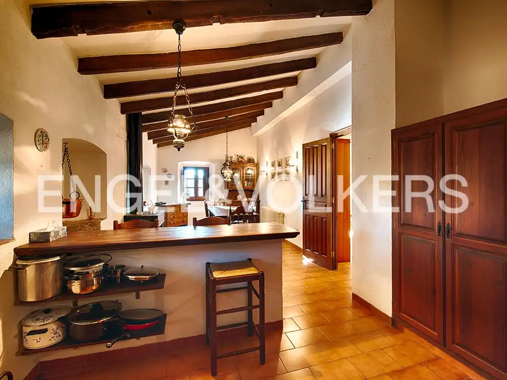 Casa rústica amb terrassa en venda a Cabanelles, imagen 19