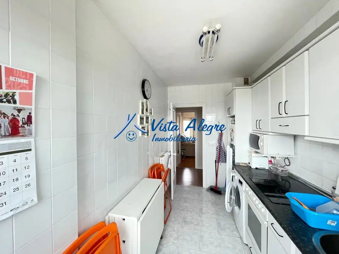 Cocina de Piso de alquiler en Haro con Jardín privado, Terraza y Piscina