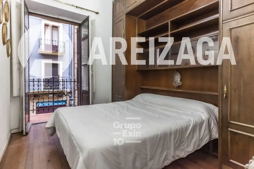 Habitación de Piso en venta en Donostia - San Sebastián  con Calefacción y Balcón