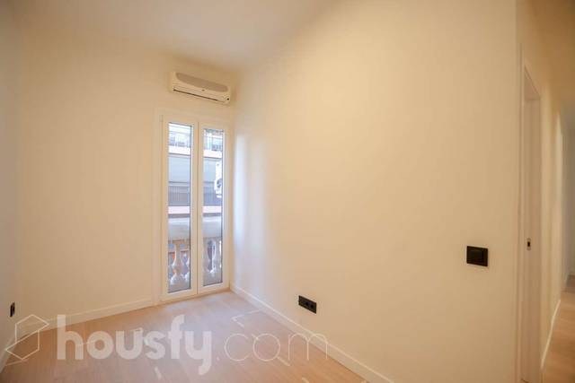 Piso en Venta en Calle de García Luna, . en Ciudad Jardín