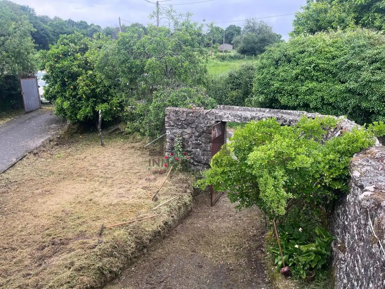 Casa o xalet en venda en Lobeira amb Jardí privat