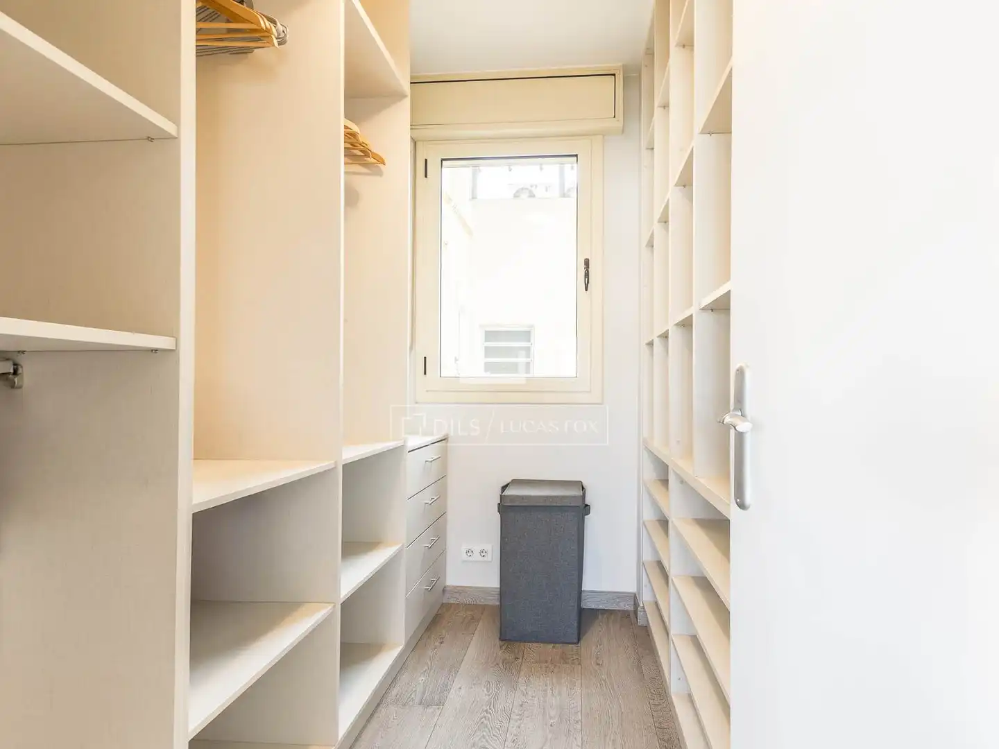 Habitación de Ático en venta en Barcelona con Aire acondicionado, Calefacción y Trastero