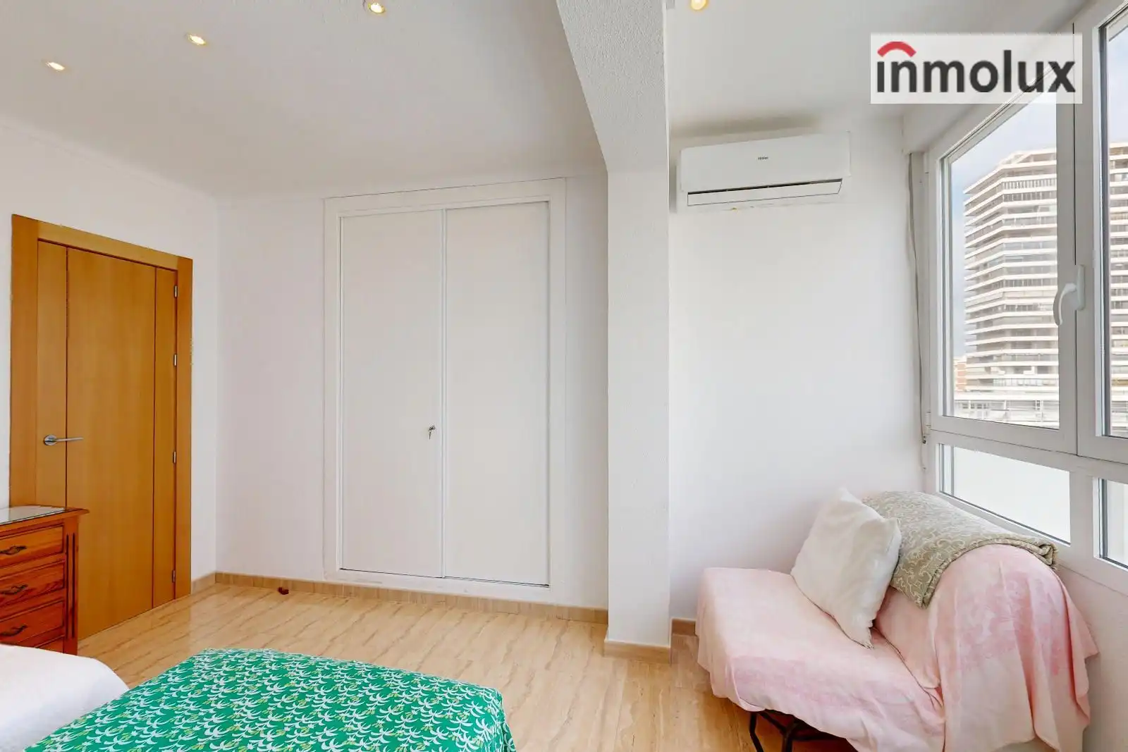 Habitación de Piso en venta en Alicante / Alacant con Aire acondicionado, Calefacción y Terraza