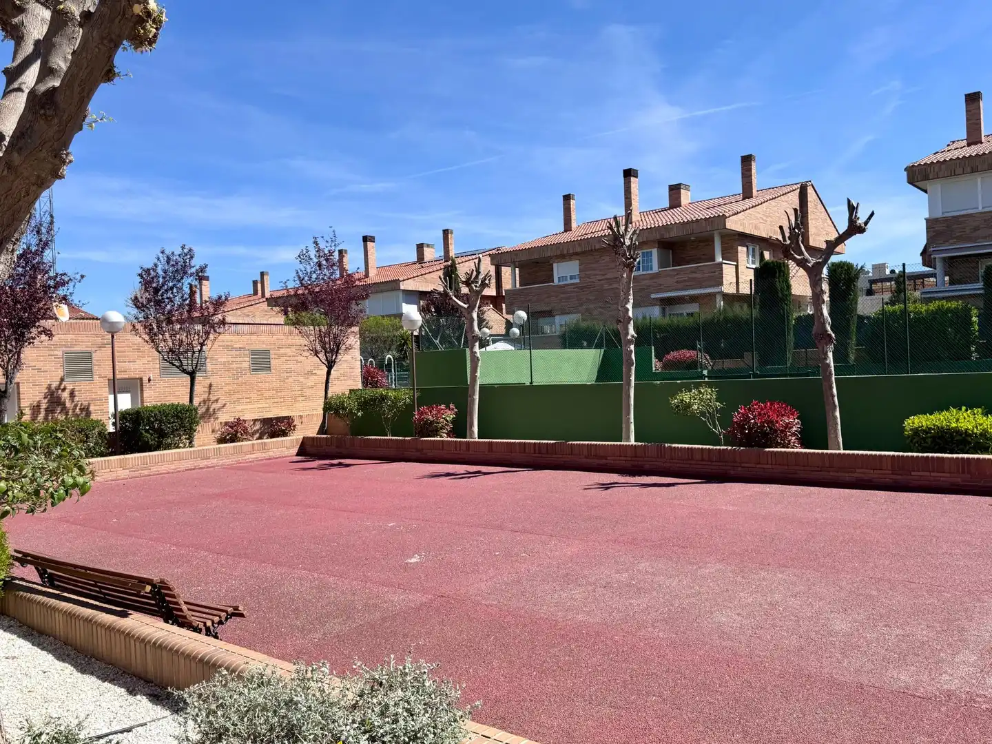 Parking de Casa adosada en venta en Villanueva de la Cañada con Parquet