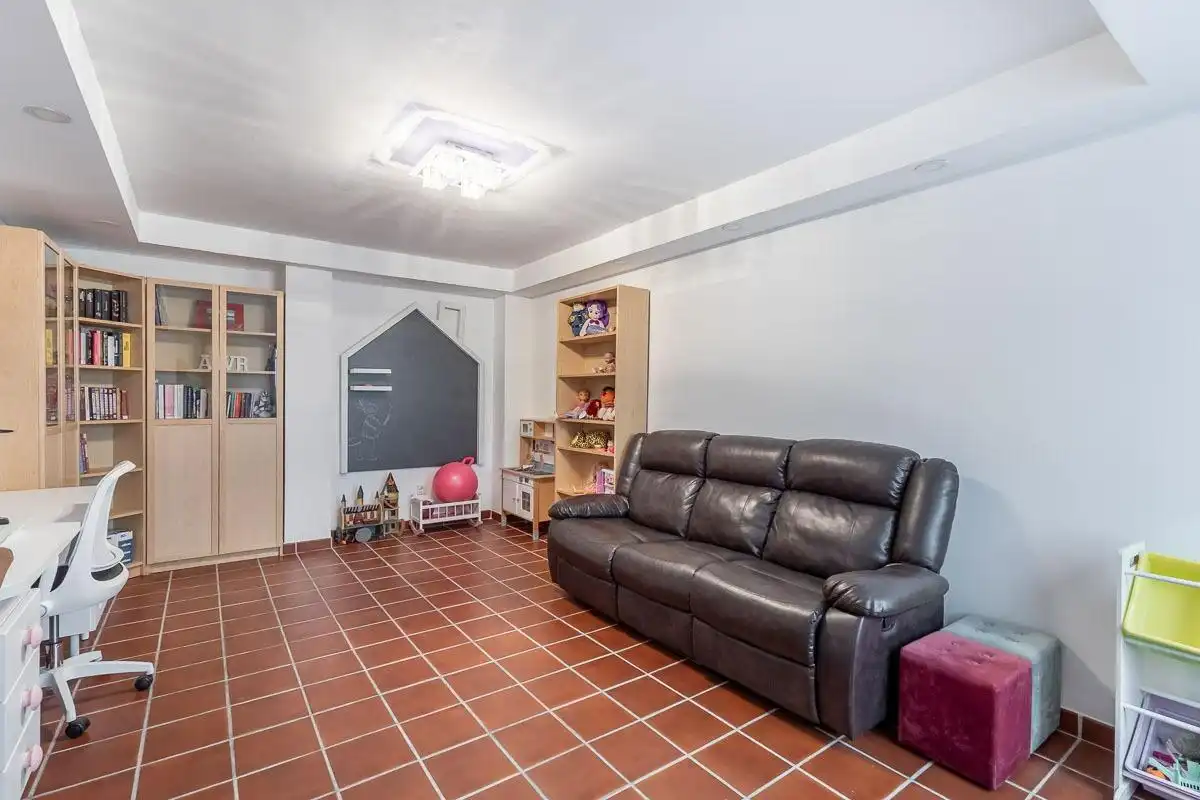 Detached homes for sale in Poniente