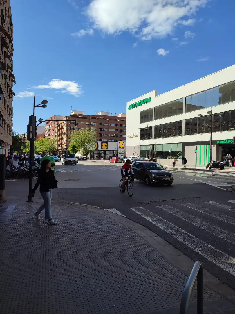 Vista exterior de Pis de lloguer en Valencia amb Terrassa, Moblat i Rentadora