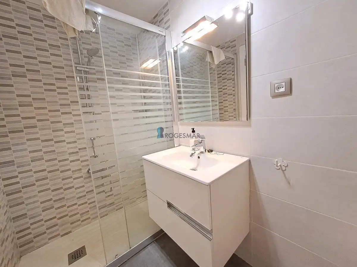 Bathroom of Apartments for sale in Benicasim / Benicàssim  with Terrace, Storage room and Community pool