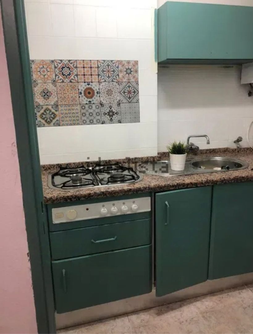 Kitchen of Flat for sale in  Sevilla Capital  with Furnished