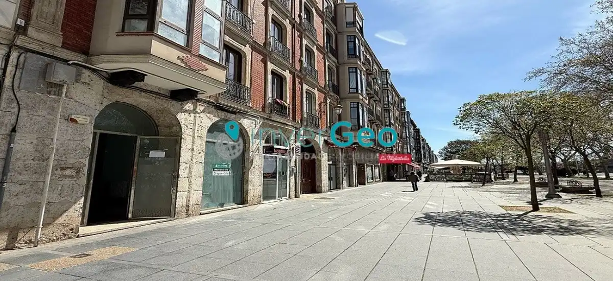Vista exterior de Local en venta en Valladolid