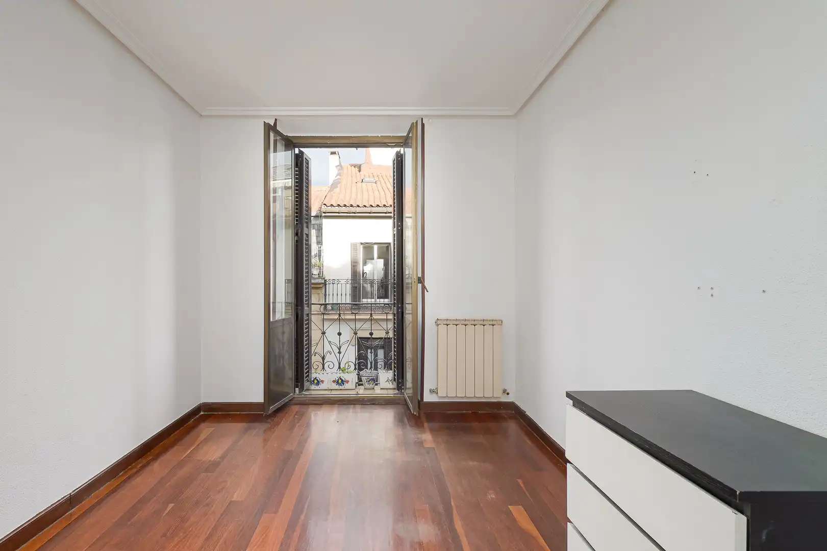 Habitación de Piso en venta en Donostia - San Sebastián  con Calefacción y Balcón