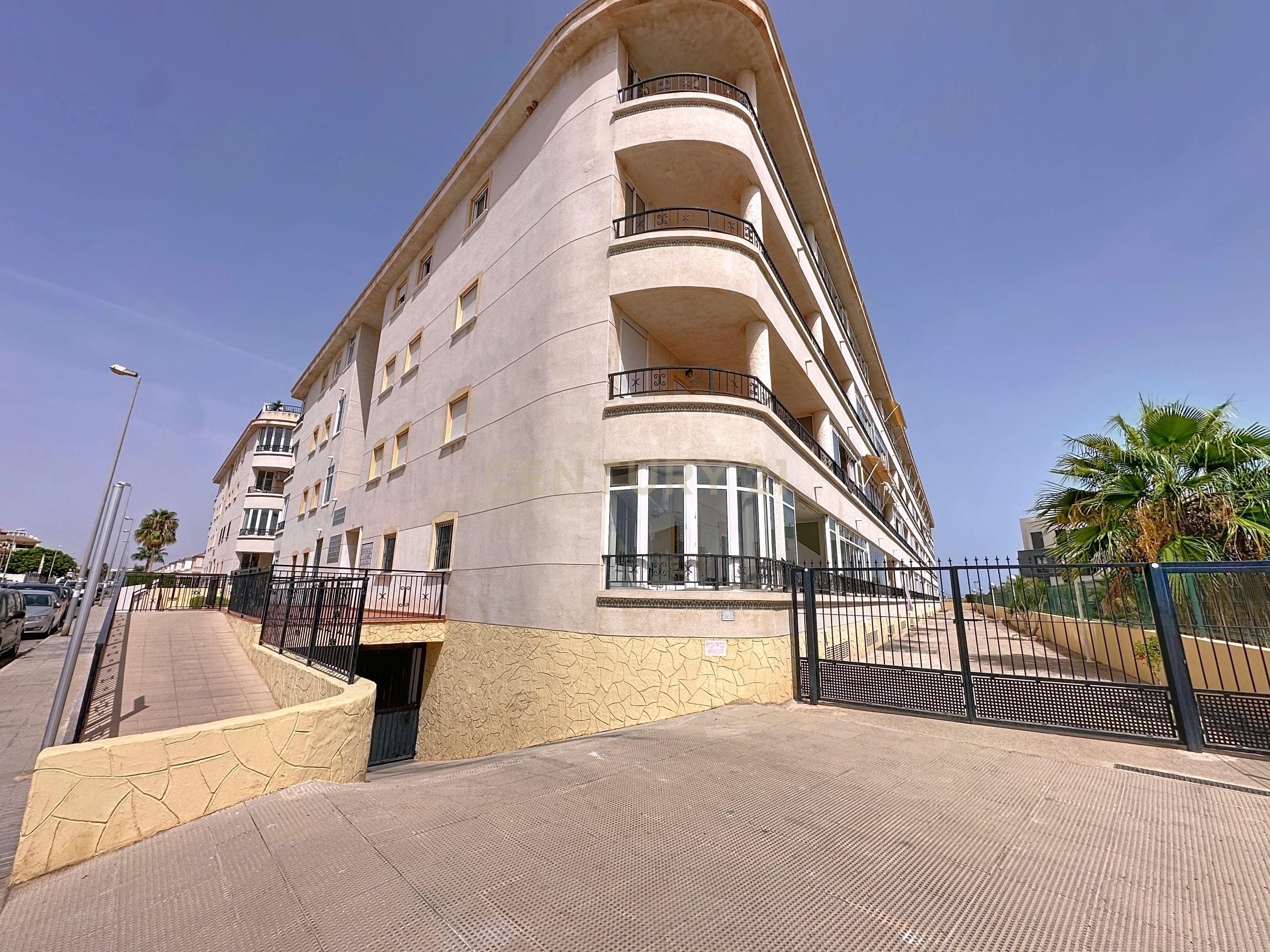 Vista exterior de Pis en venda en Orihuela