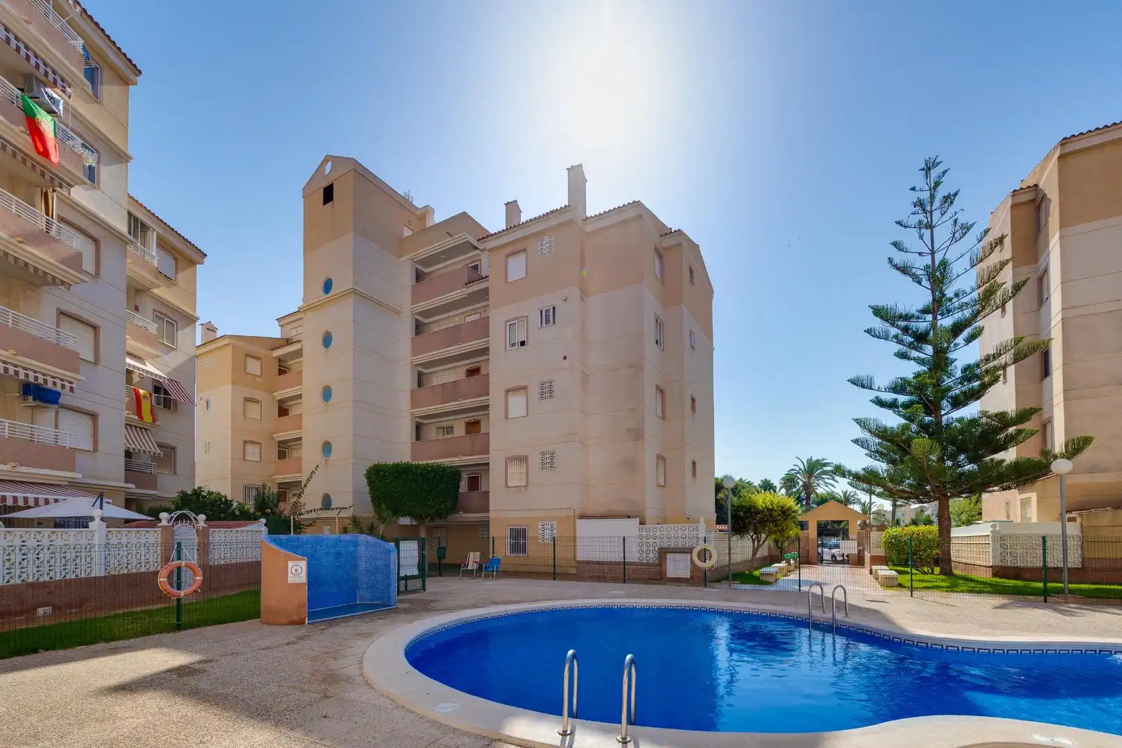 Vista exterior de Apartamento en venta en Torrevieja con Terraza, Amueblado y Piscina comunitaria