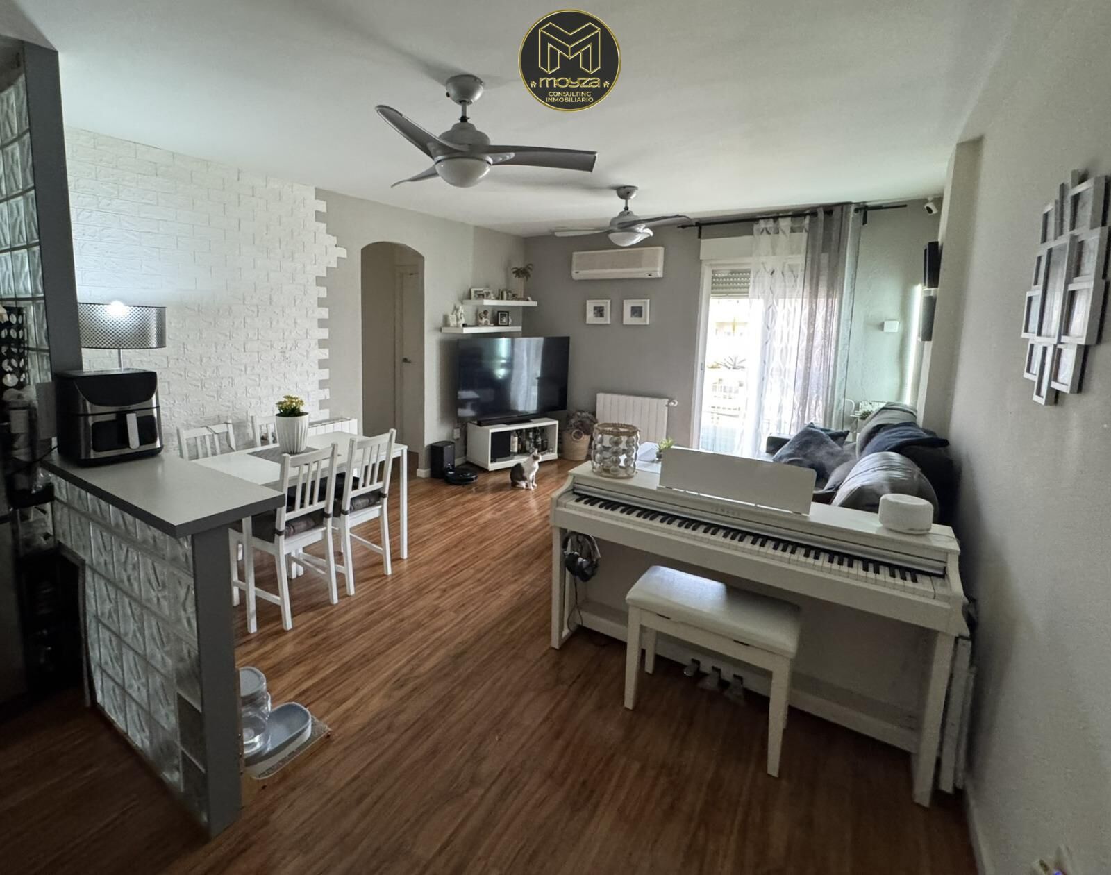 Sala d'estar de Pis en venda en  Jaén Capital amb Aire condicionat, Calefacció i Balcó