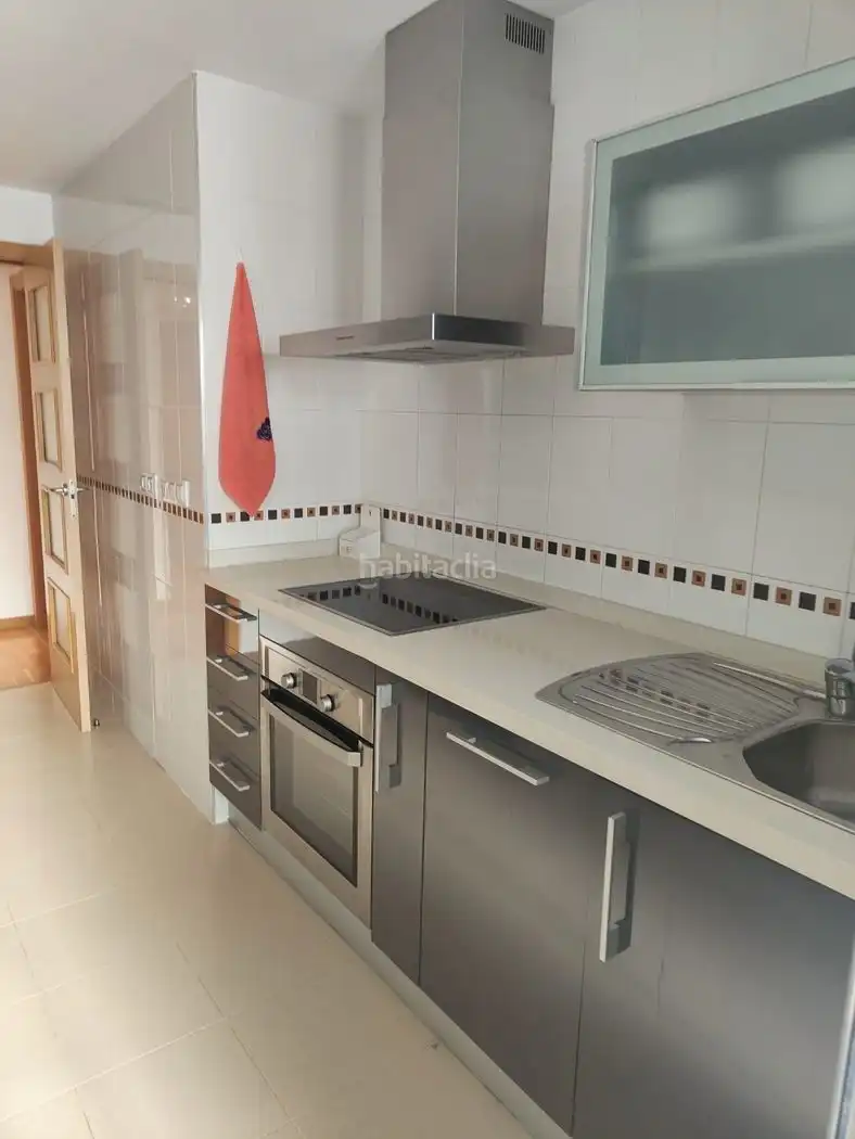 Piso con piscina en venta en Carrer Diego Fuentes Serrano 42A, imagen 15