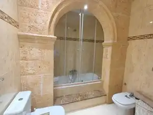 Bany de Casa adosada en venda en Valencia amb Aire condicionat, Calefacció i Parquet