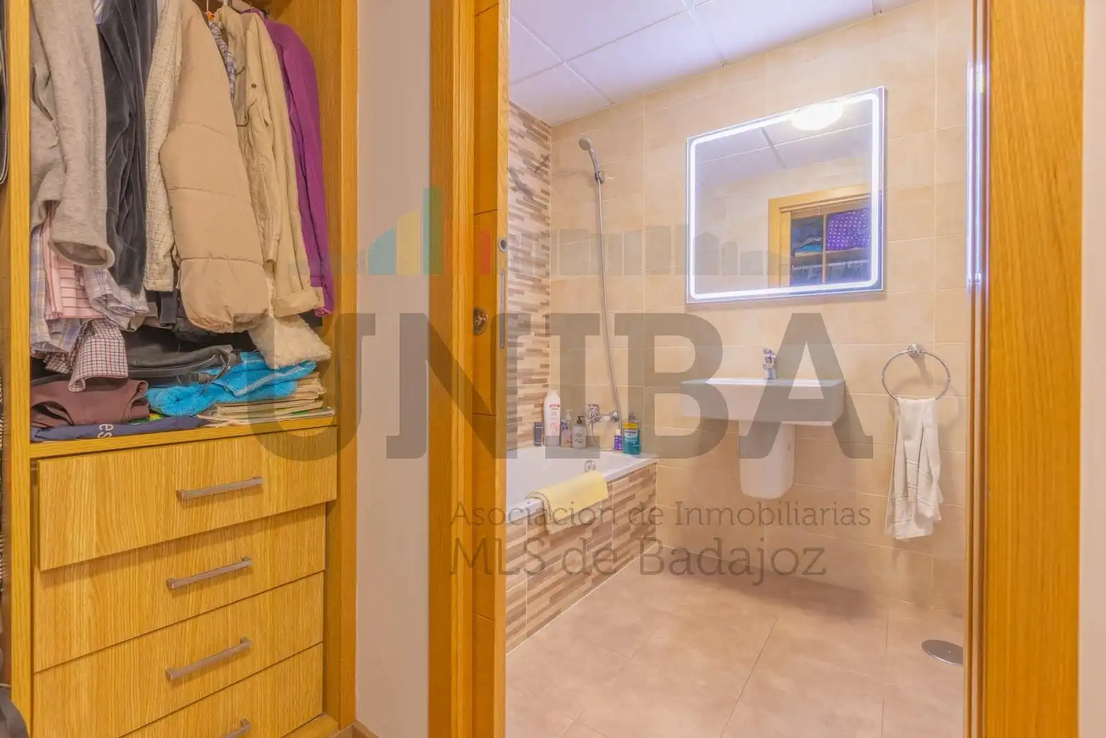 Bany de Pis en venda en Badajoz amb Aire condicionat i Calefacció