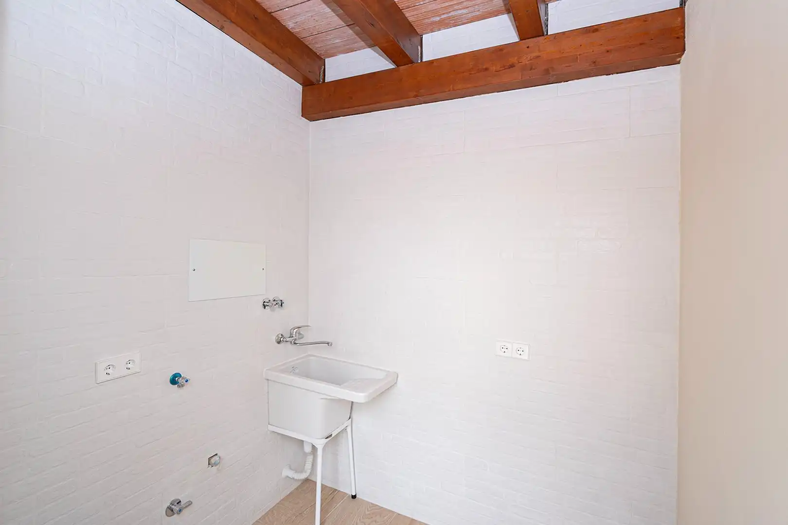 Bathroom of Ground floor for rent in Selva  with Air Conditioner, Heating and Terrace