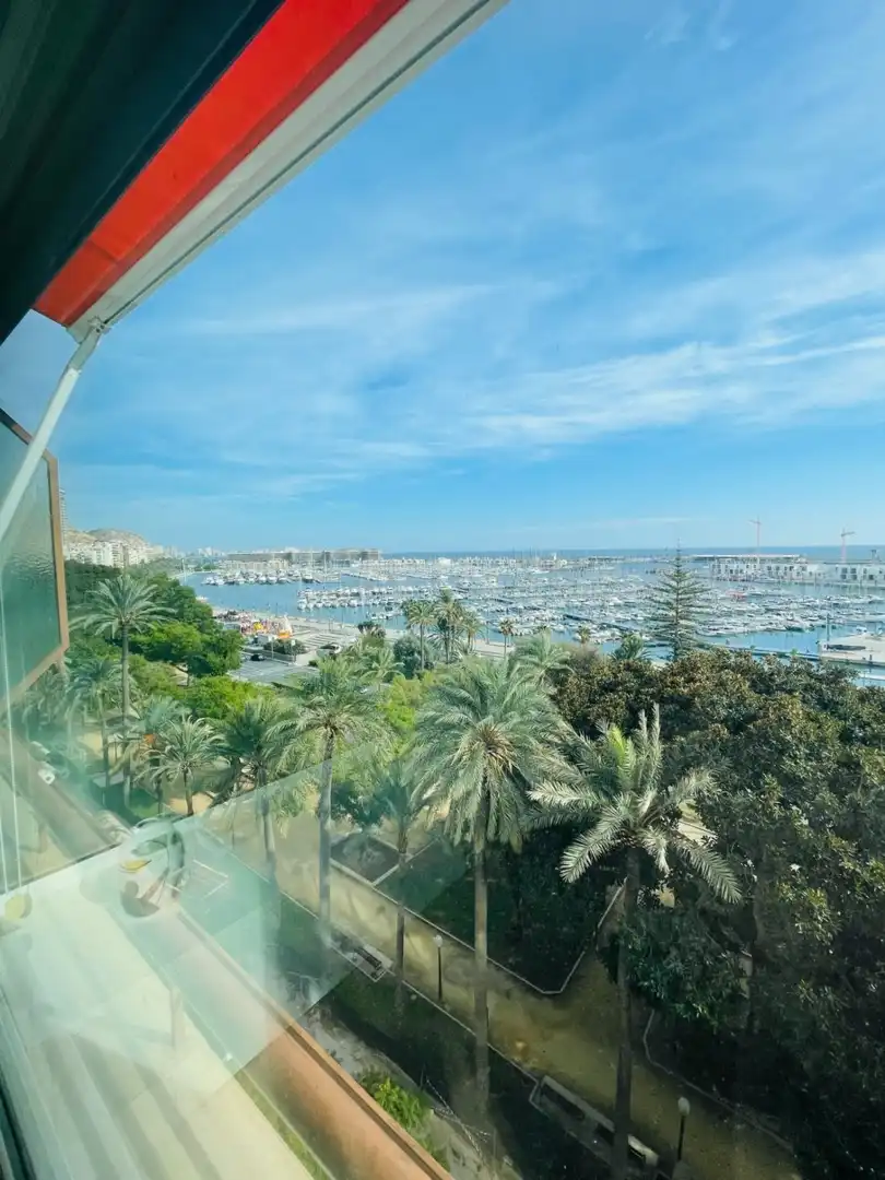 Piso de alquiler en Alicante / Alacant con Aire acondicionado, Calefacción y Parquet