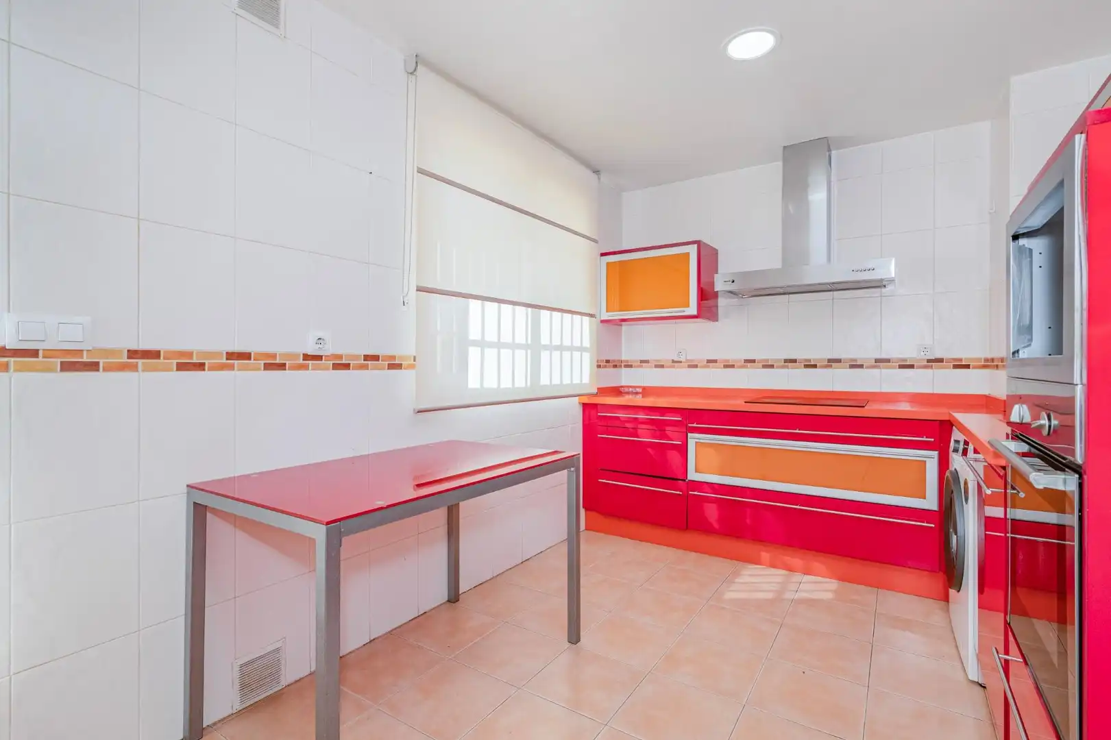 Casa aparellada amb terrassa en venda a Jun, imagen 8